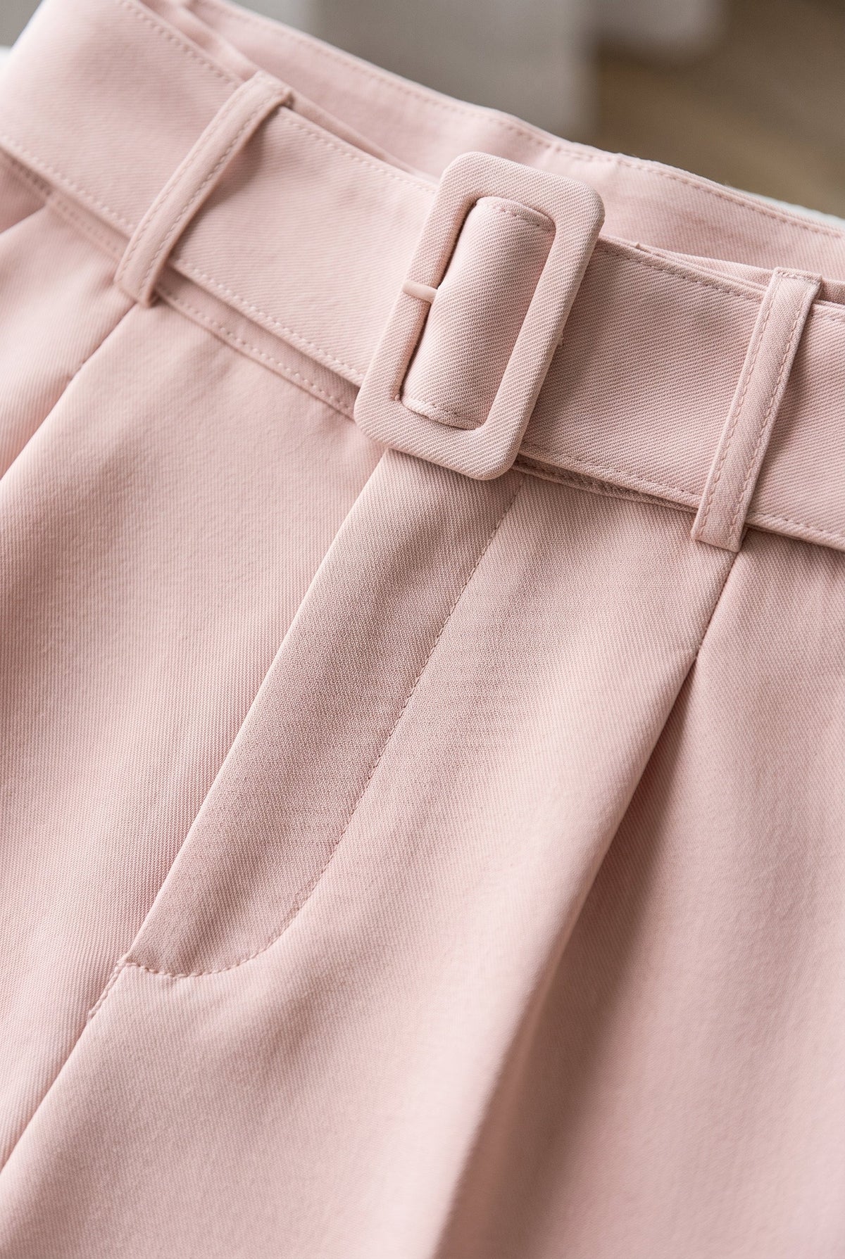 Women's High-Waist Belted Pants - detail closeup
