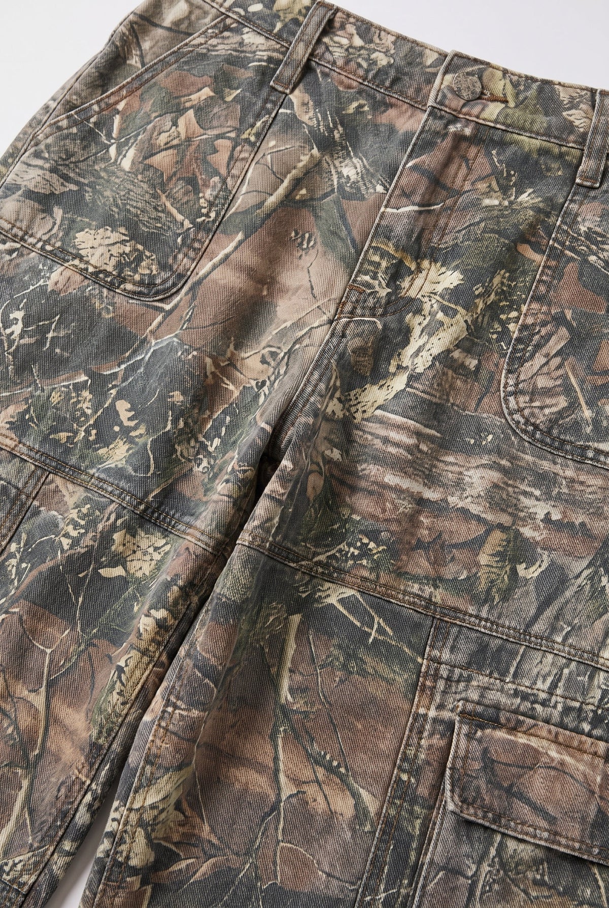 Women's Camo Cargo Pants - detail closeup