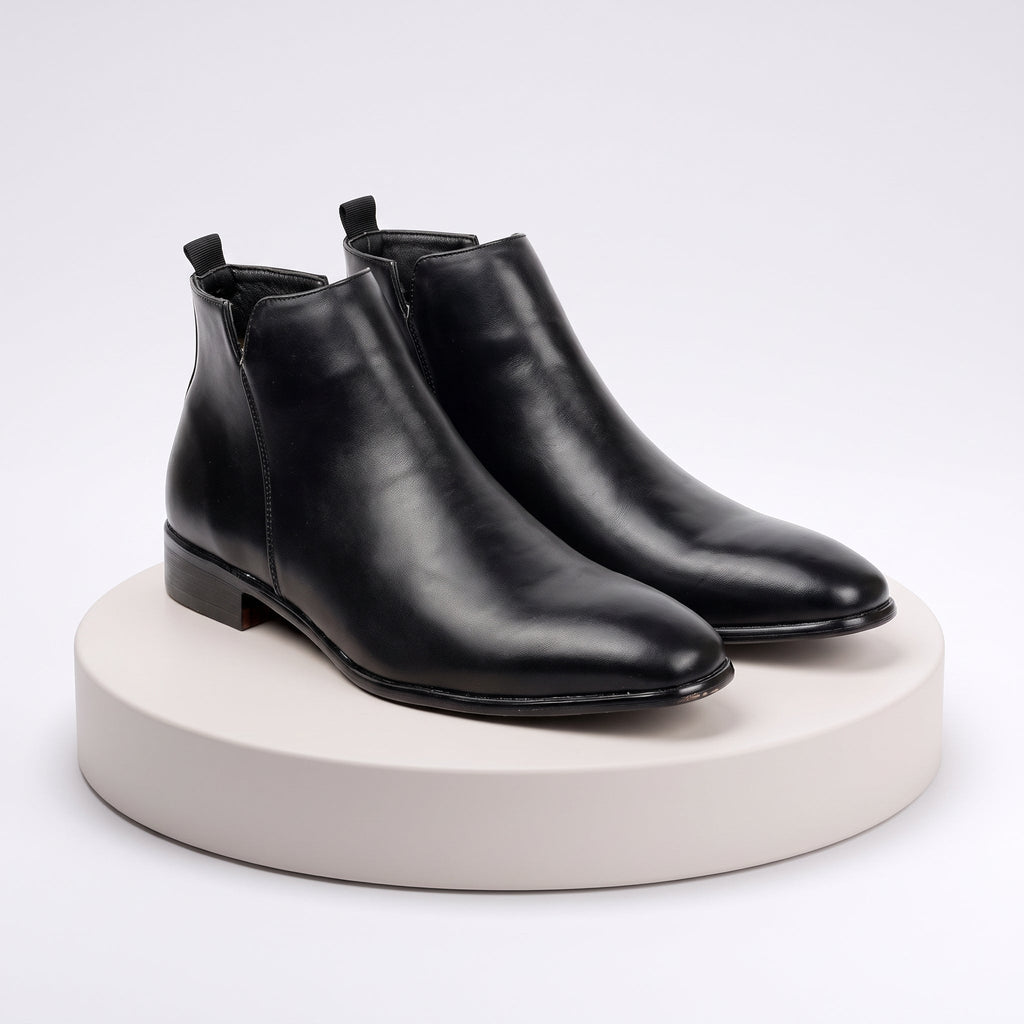 Men's Sleek Leather Chelsea Boots - Black