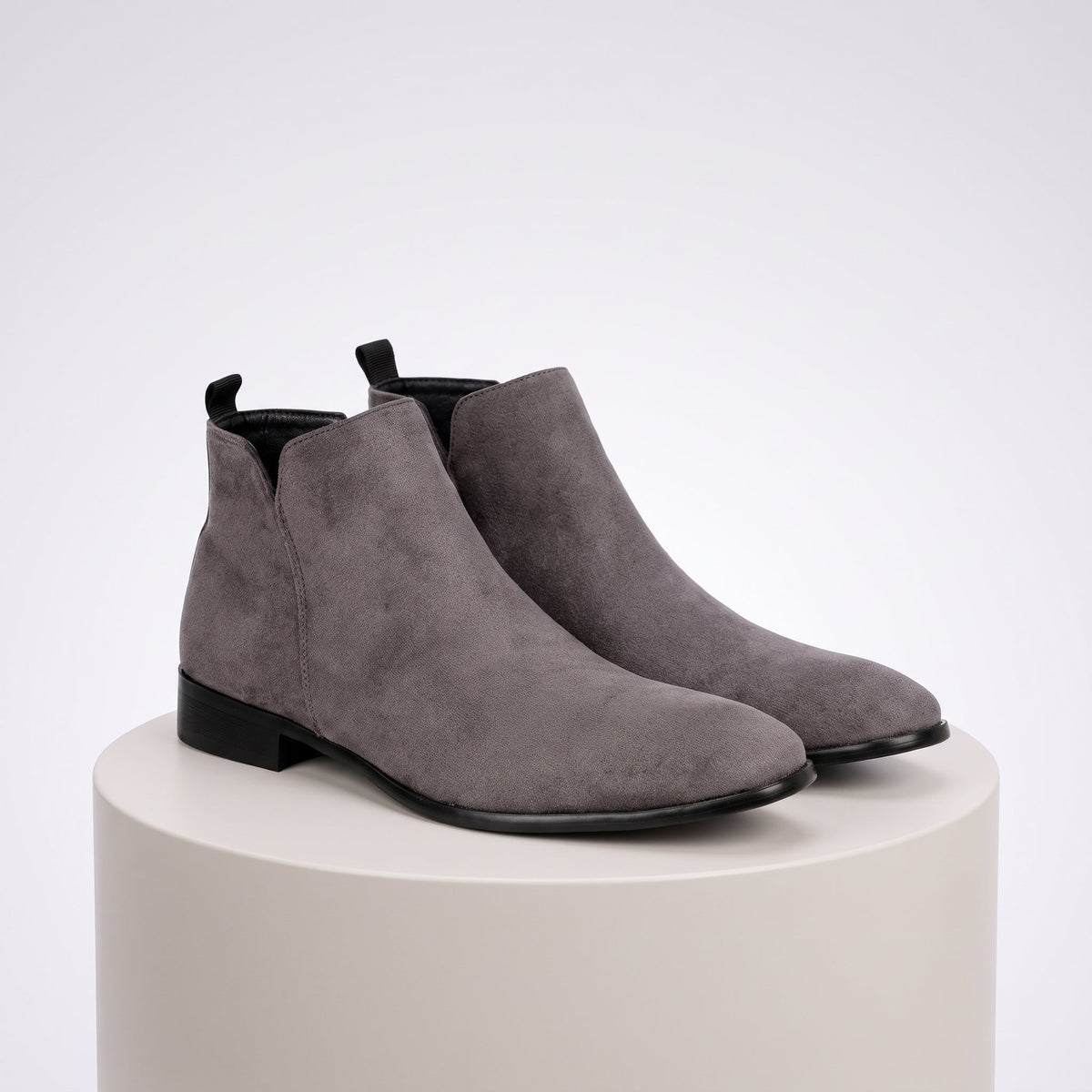 Men's Sleek Leather Chelsea Boots - Grey